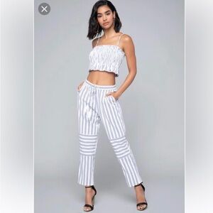 Bebe BUNDLE(2) blue/white seersucker crop top & cropped pants set XS
